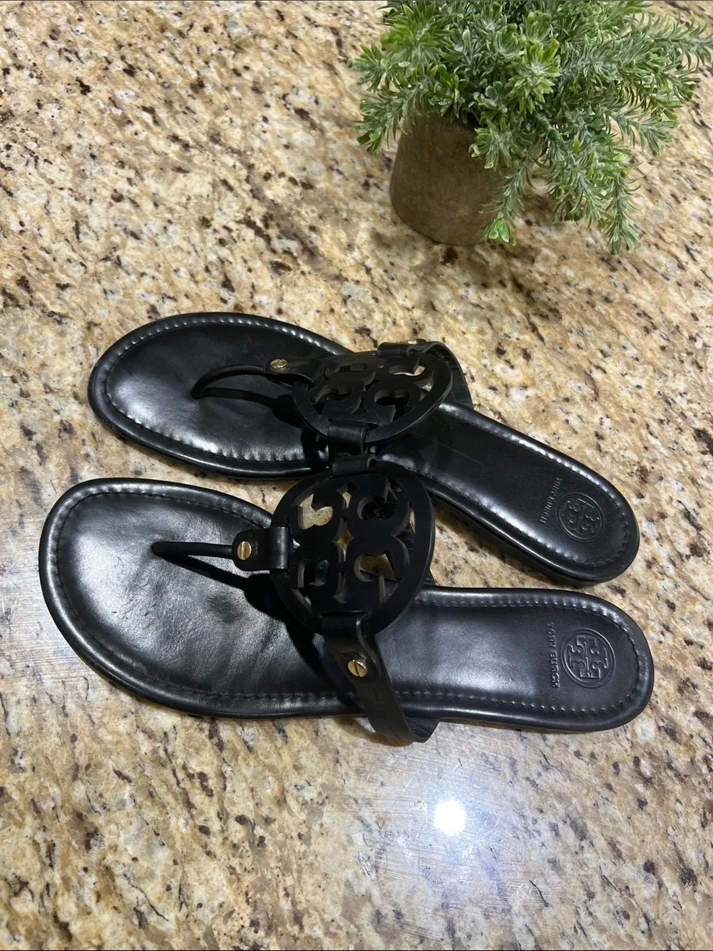 TORY BURCH Miller Black Leather Thong Sandal 11M